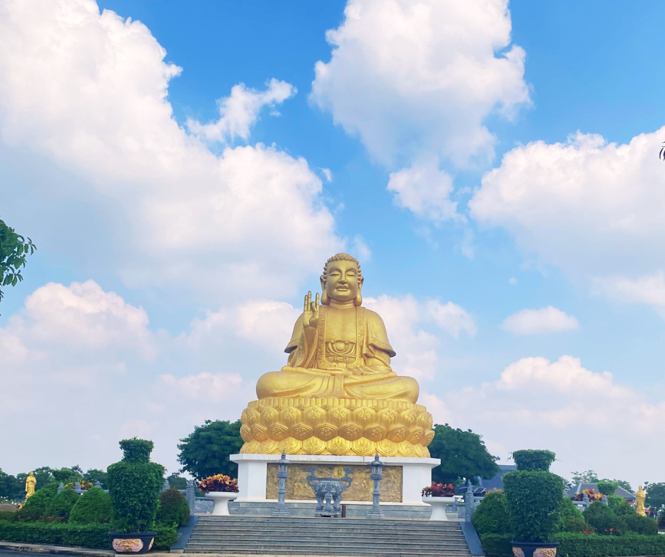 Tại sao nên chọn nghĩa trang có chùa bên trong làm nơi an nghỉ cuối cùng cho người thân